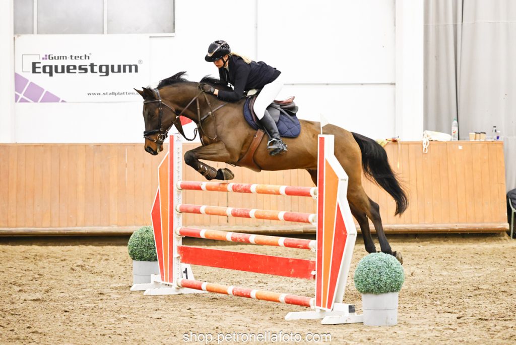 Villás Lili - T.B.Á. Cantona