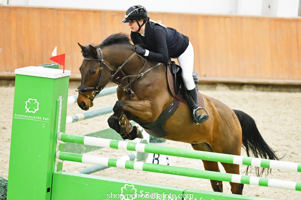 Villás Lili - T.B.Á. Cantona