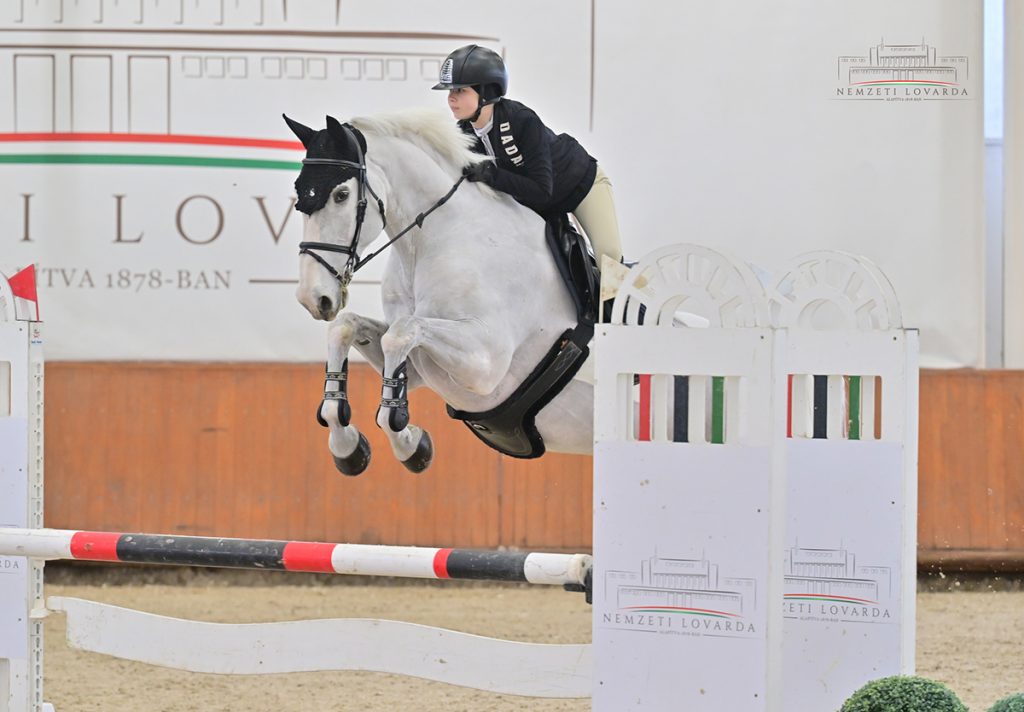 Bodnár Alexa - Ghandi-End