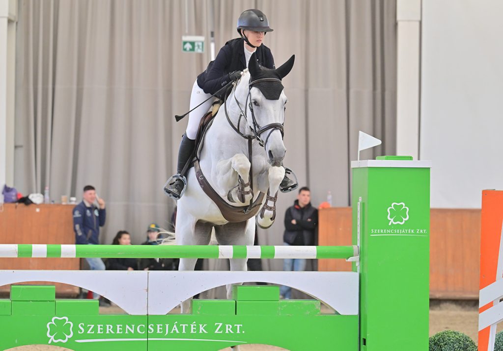 Kámán Nóra - Hedda