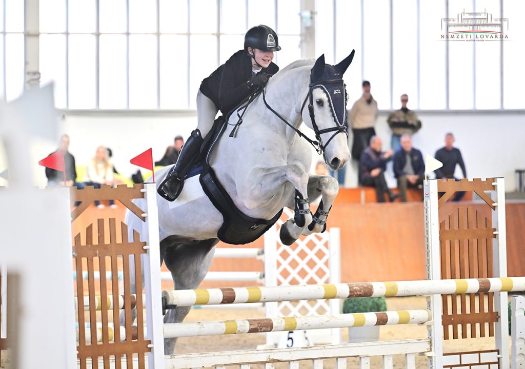 Bodnár Alexa - Ghandi-End