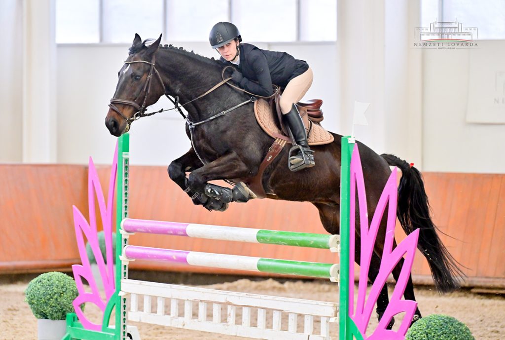 Tóth Dorina - Kurszán